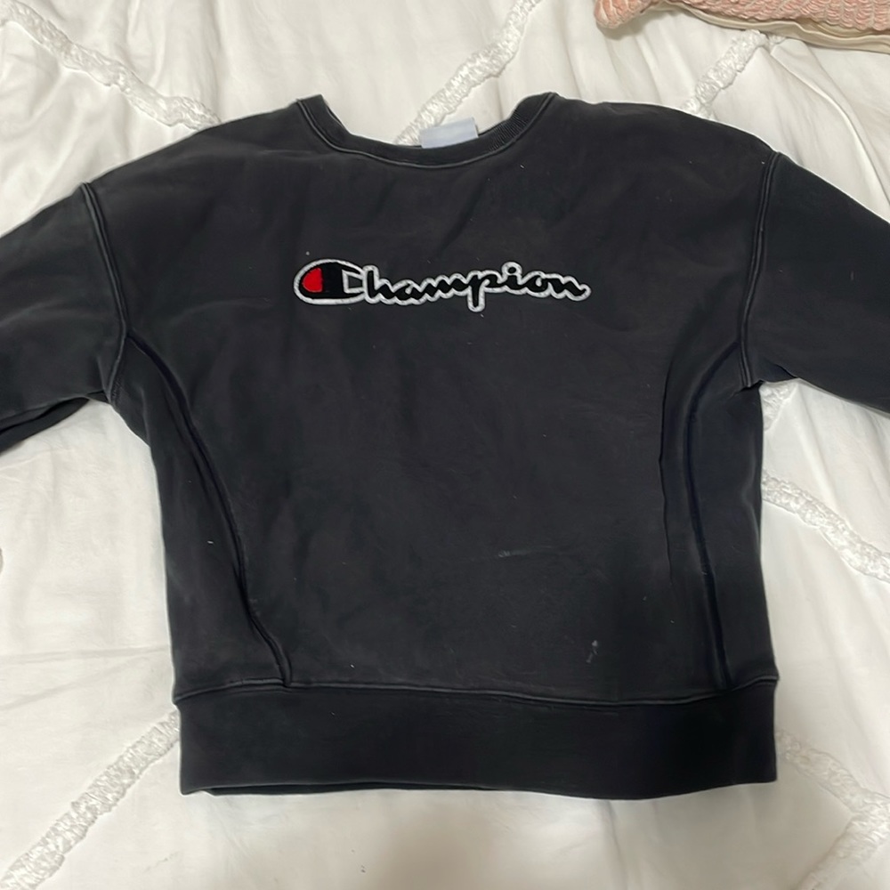 Black sweatshirt